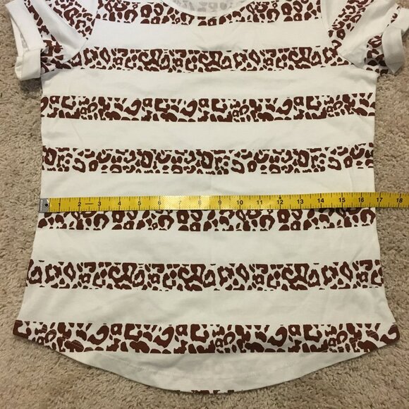 Cleo 100% Organic Cotton Leopard Print Tee - Picture 13 of 16